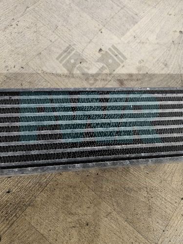 BMW E90 E92 E93 M3 Engine Oil Cooler Centre Lower Radiator