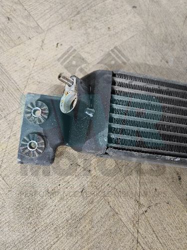 BMW E90 E92 E93 M3 Engine Oil Cooler Centre Lower Radiator