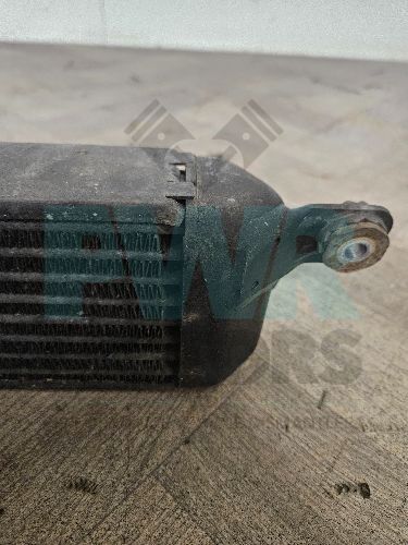 BMW E90 E92 E93 M3 Engine Oil Cooler Centre Lower Radiator
