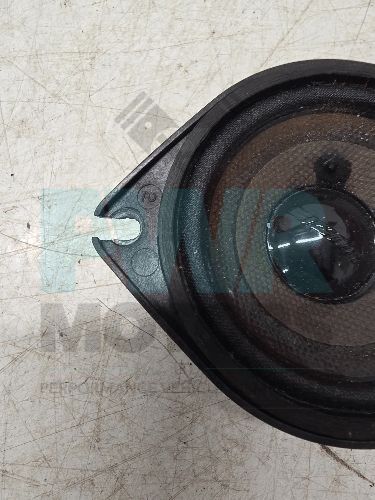 PORSCHE CAYENNE TURBO 955 Centre Dashboard Speaker